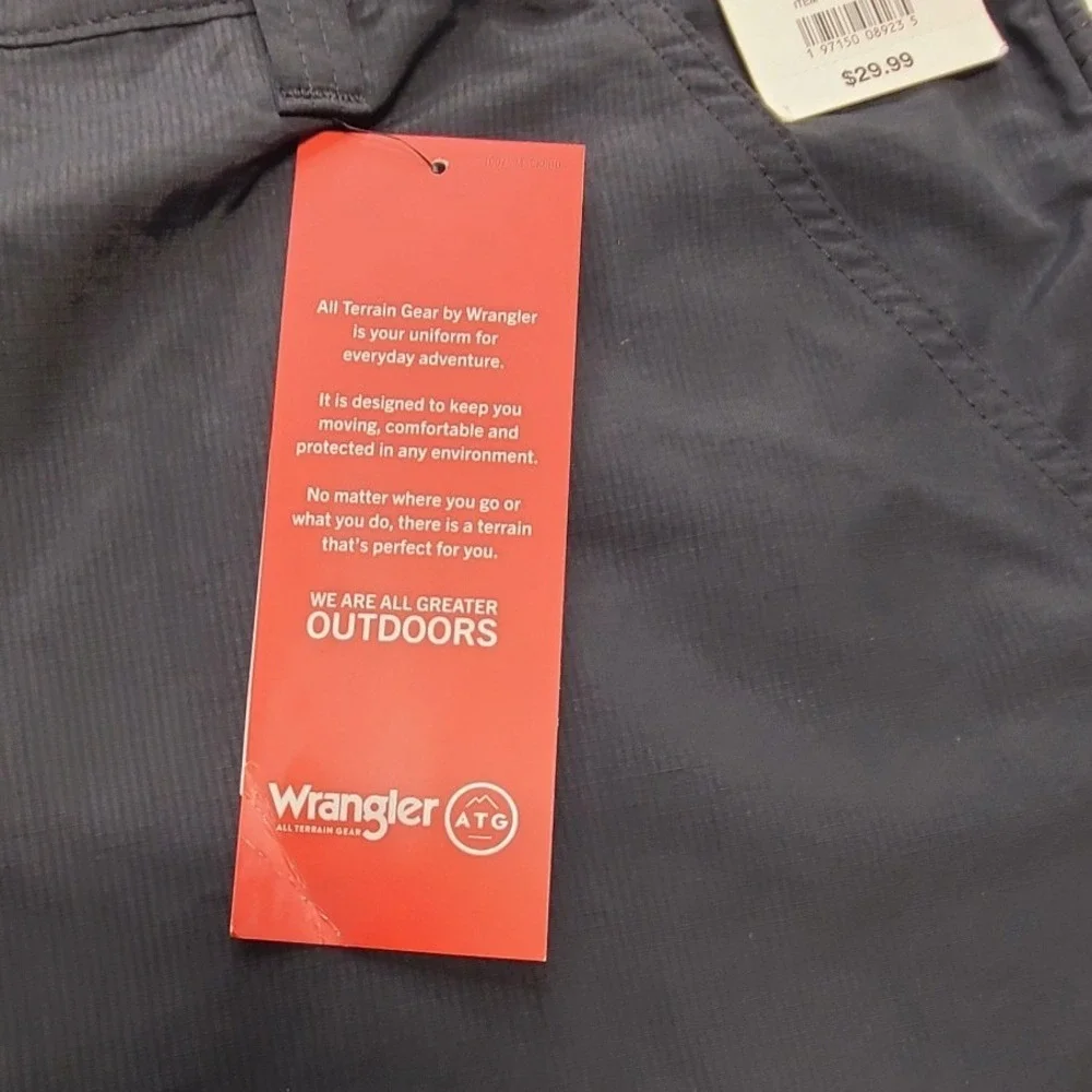 Wrangler ATG Men Black Peak Shorts Nylon Ripstop Cargo Hiking Outdoor 44 NEW
